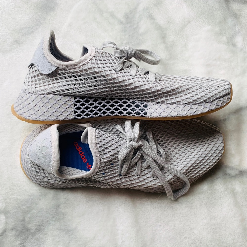 Women’s Adidas Deerupt shoes